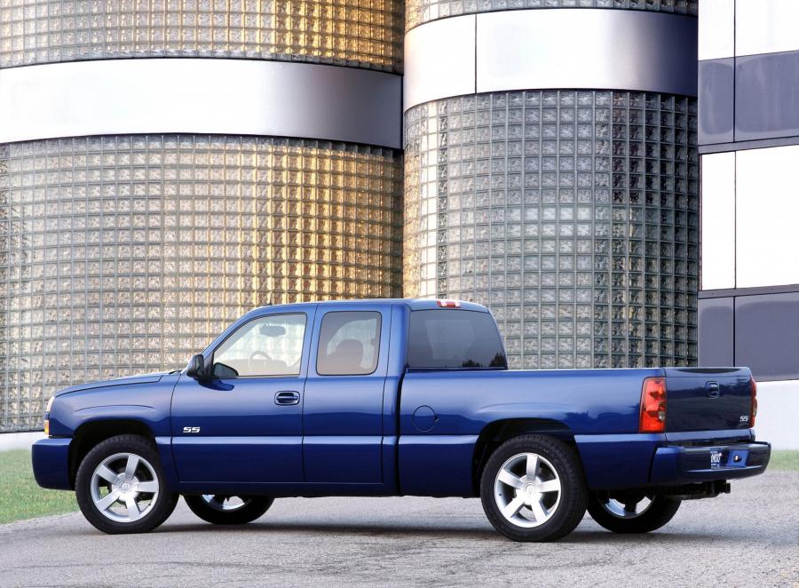  Chevrolet Silverado SS 2004 года  (фото 29 из 38)
